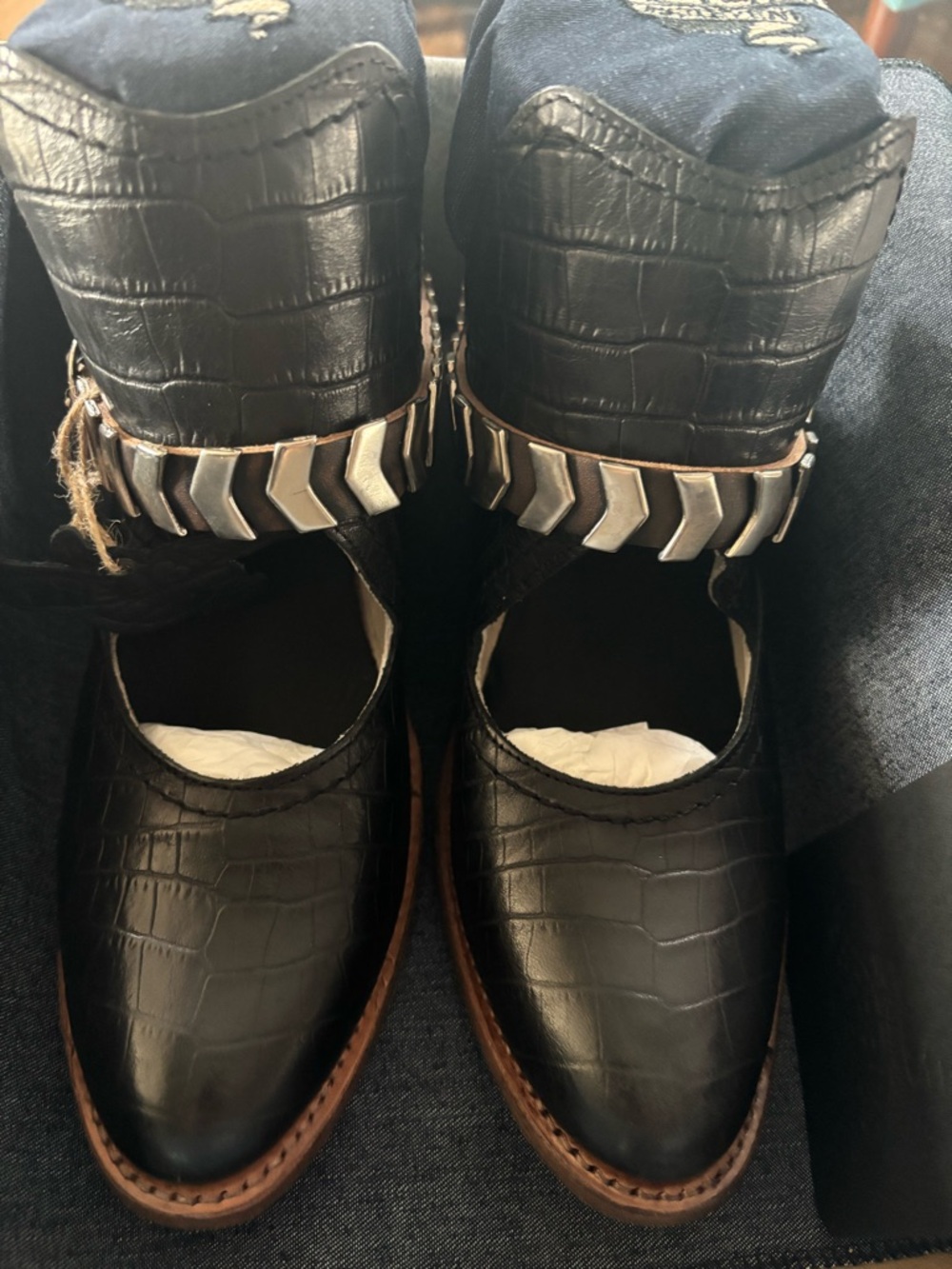 BRAND NEW** Box opened for pics ** FREEBIRD Croc Booties. ALL Original Packaging - Picture 3 of 9